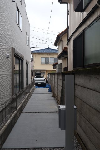 【駐車場】 | 《仲介手数料無料》練馬区東大泉７丁目18-13(2号棟)新築一戸建てミラスモ | 撮影日 2025年10月16日 14:15 曇り