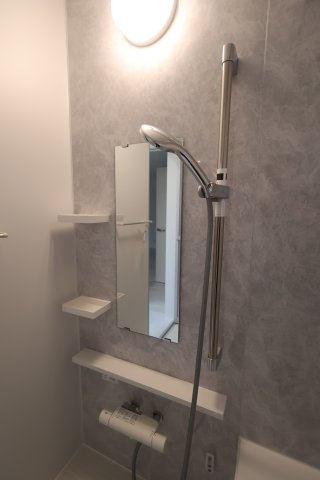 【浴室】 | 《仲介手数料無料》練馬区東大泉７丁目18-13(2号棟)新築一戸建てミラスモ | 撮影日 2025年10月16日 14:15 曇り