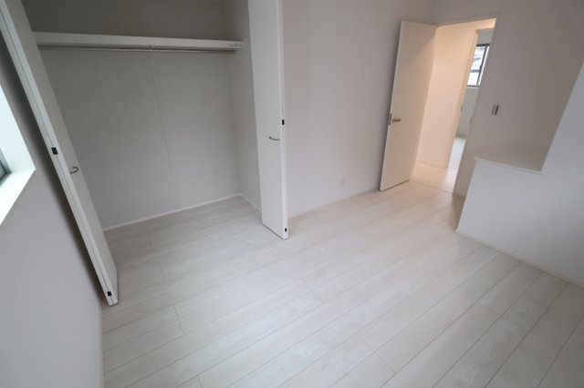 【洋室】 | 《仲介手数料無料》練馬区東大泉７丁目18-13(2号棟)新築一戸建てミラスモ | 撮影日 2025年10月16日 14:15 曇り