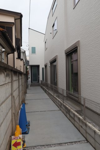 【外観】 | 《仲介手数料無料》練馬区東大泉７丁目18-13(2号棟)新築一戸建てミラスモ | 撮影日 2025年10月16日 14:15 曇り