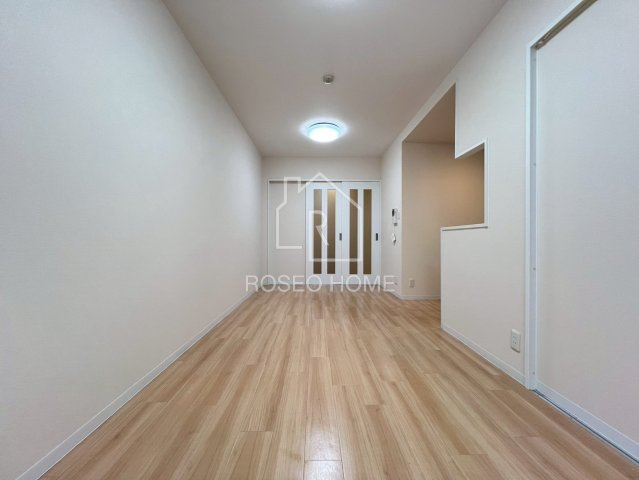 サニーハウス天満橋の居間・リビング