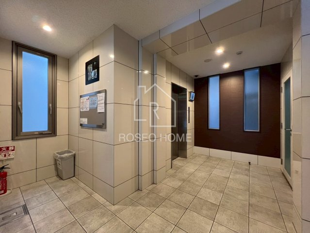 サニーハウス天満橋のエントランス