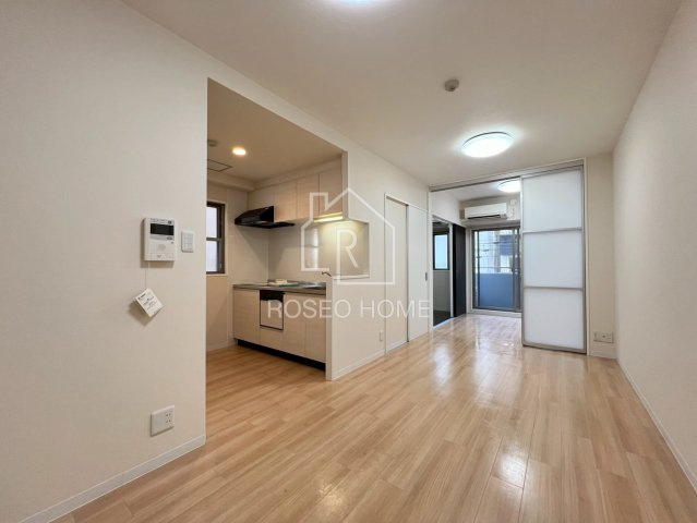 サニーハウス天満橋の居間・リビング