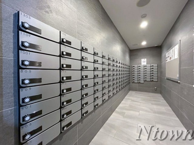 【その他共用部分】 | プレサンス広小路通今池 | 宅配ボックスと集合メールボックスです