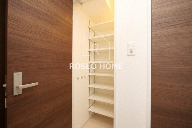 プライムアーバン南森町の収納