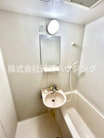 江坂ニュー白百合の洗面所