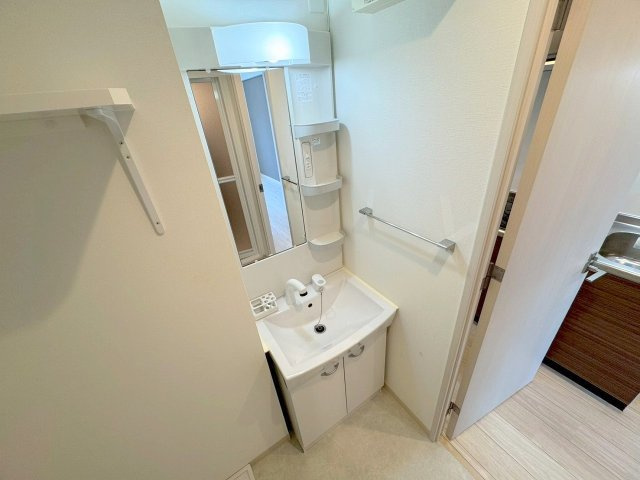 エグゼ新大阪南の独立洗面台