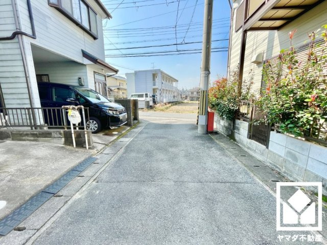 伏見区日野野色町の前面道路含む現地写真