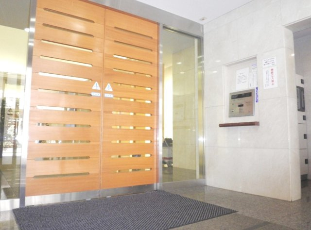 朝日メトロステージ西巣鴨のエントランス