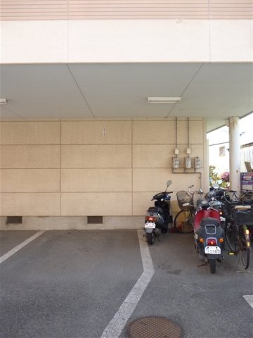 マイホーム北島の駐車場