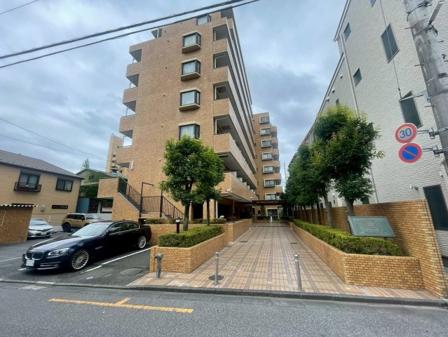 川口市金山町　区分マンションの外観