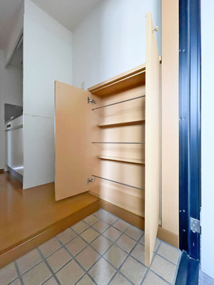 【玄関】 | ピュア箱崎東七番館 | 別号室の写真になります。現況優先。