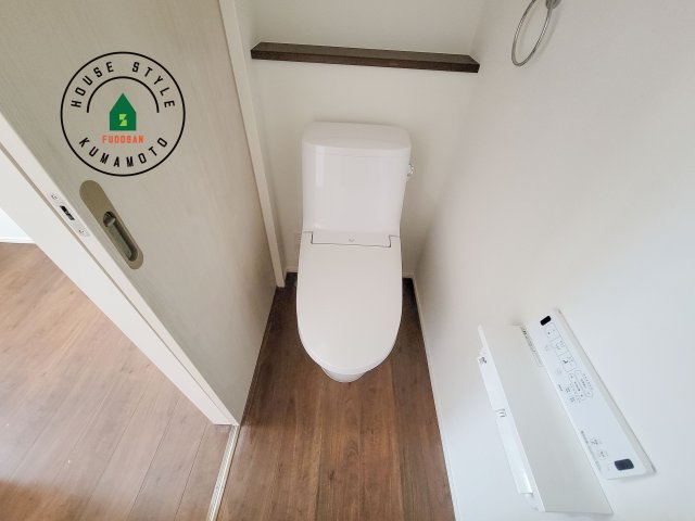 熊本市南区元三町3丁目第2-2棟（2号棟）　のトイレ|温水洗浄便座を完備しております。2ヶ所にトイレがあるのは朝の慌ただしい時間も安心です。