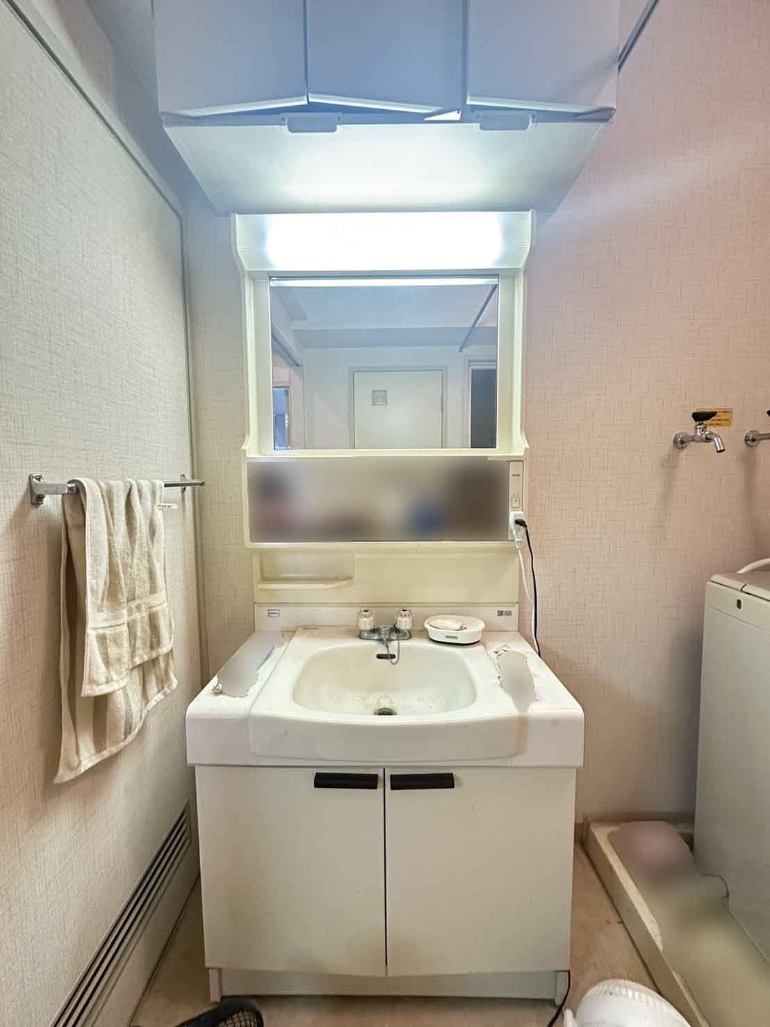 ポートアイランド住宅45号棟の独立洗面台