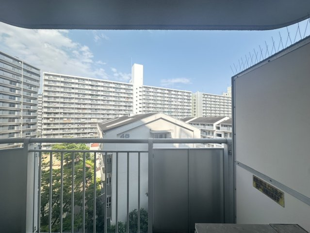 ポートアイランド住宅45号棟の展望|東側バルコニーからの眺望です。
