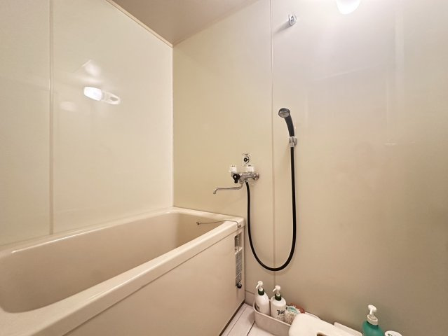 ポートアイランド住宅45号棟の浴室|ゆったりとした浴室です。