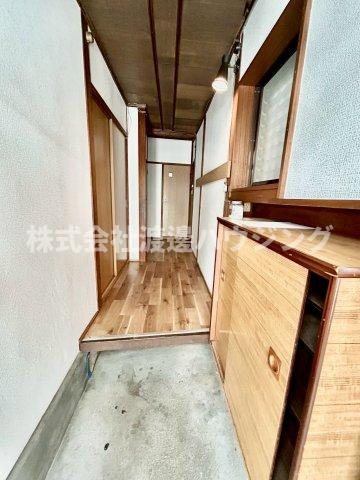 雁屋北町戸建の玄関