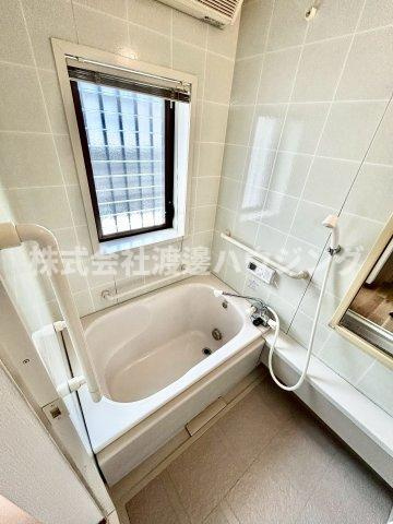 雁屋北町戸建の浴室