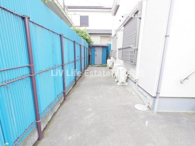 プリンス小松の駐車場