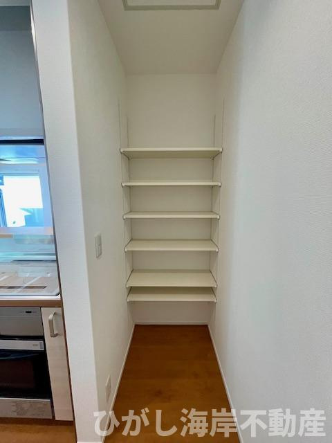藤沢市辻堂東海岸2丁目　中古戸建の収納|新規リフォーム完了！　キッチン収納スペース