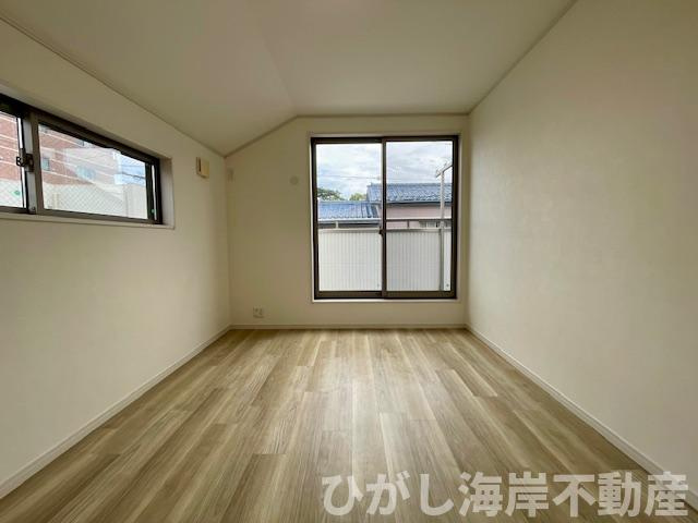 平塚市平塚３丁目　中古戸建の寝室|新規リフォーム完了！　6帖　洋室