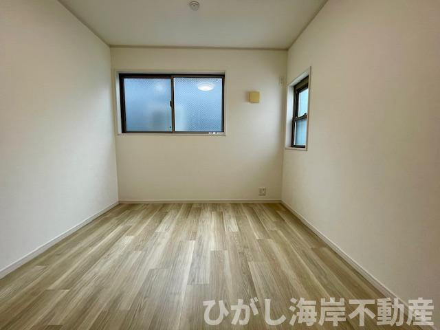 平塚市平塚３丁目　中古戸建の子供部屋|新規リフォーム完了！　5.2帖　洋室
