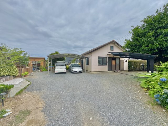 ひたちなか市大字高場中古戸建の駐車場