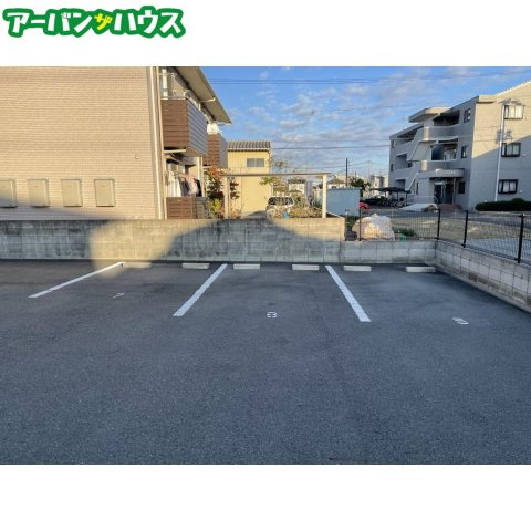 ルーエンハイムの駐車場