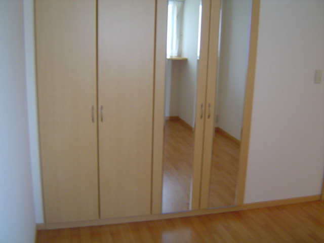 ラ・レユシイルの居間・リビング|クローゼット