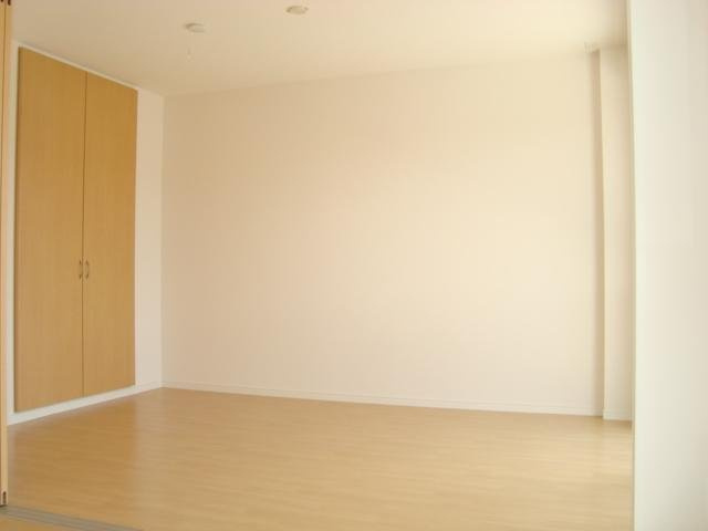 ＳＵＮ　ＨＥＩＭＥ　Ｍ＆Ｈ　Ⅱの内装|南側洋室