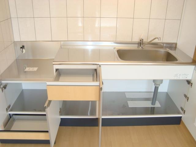 ＳＵＮ　ＨＥＩＭＥ　Ｍ＆Ｈ　Ⅱの収納|キッチン収納下段