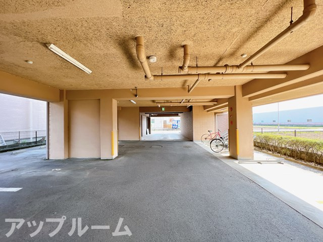 グレースコート神戸の駐車場