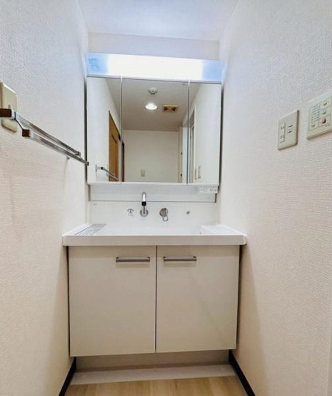 【独立洗面台】 | ファミールハイツ泉大津セントハーバーシティ１番館