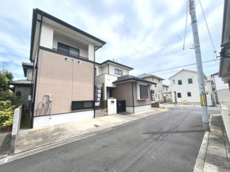 【前面道路含む現地写真】