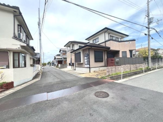 【前面道路含む現地写真】