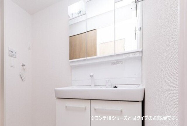 仮）本町５丁目アパートの洗面所