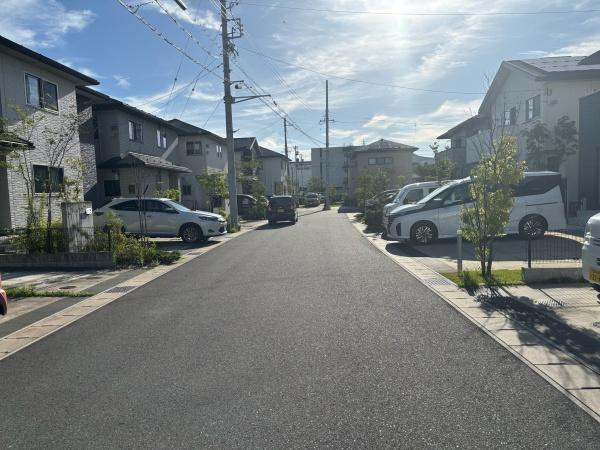 岡崎市美合町つむぎ東・中古戸建の前面道路含む現地写真|前面道路です。
