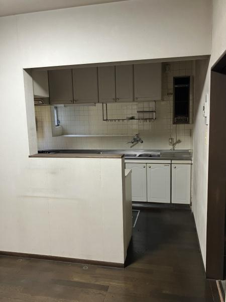 岡崎市松橋町・中古戸建のキッチン|お料理のスペースも十分に確保！