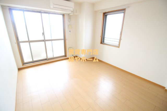 サンリット　オカの居間・リビング|こちらのリビングで趣味の時間をお楽しみください