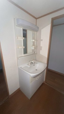 ハートフィールズ南町の独立洗面台