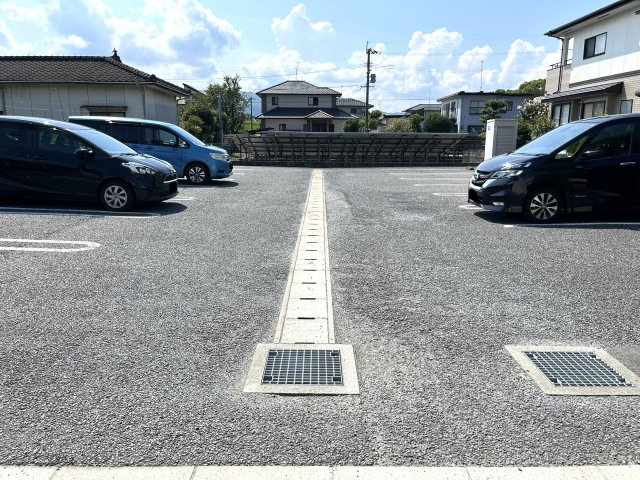 カルムメゾンⅡの駐車場