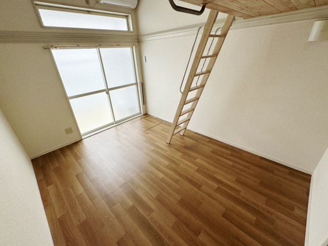 サンコーポ海田幸の居間・リビング