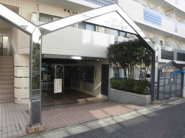 日神パレステージ本駒込のエントランス