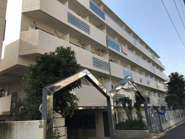 日神パレステージ本駒込の外観