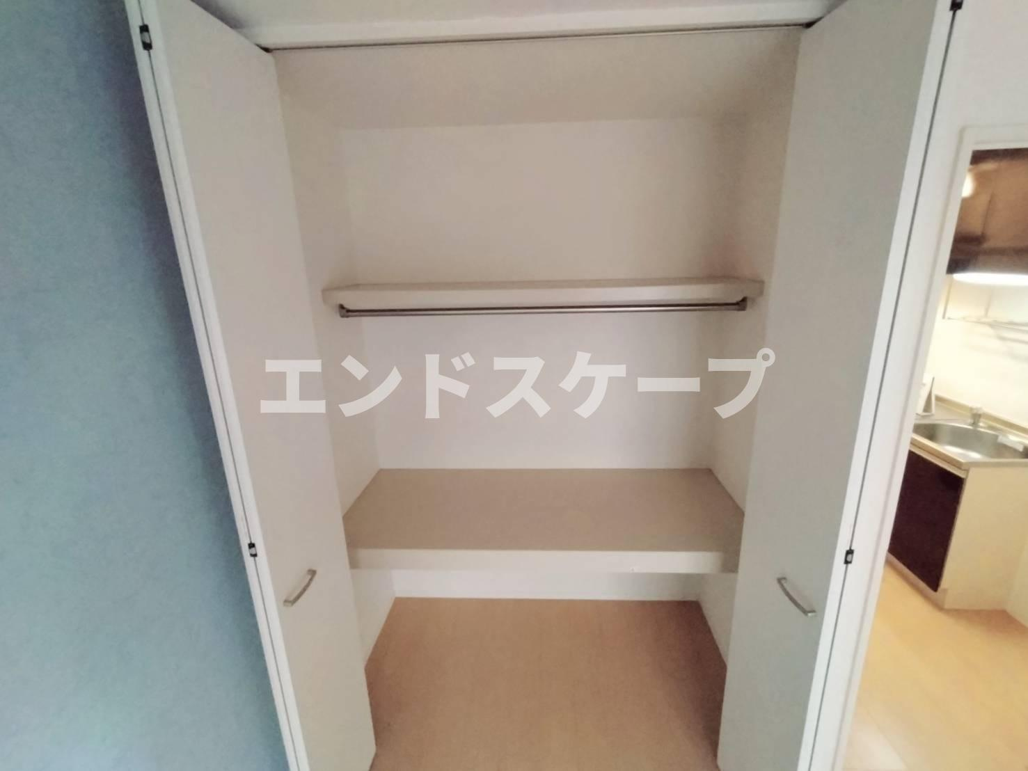 メゾンK江木の収納|高崎、前橋エリアのお部屋探しはエンドスケープまで！お客様の理想お聞かせ下さい♪
クロスの色が異なる場合がございます。