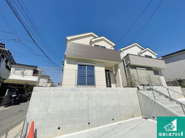 川西市鼓が滝　新築一戸建ての外観|お客様に長く安心して住んでいだだける事にこだわった家づくり！住んでからのアフターサービスにもしっかりと取り組んでいます！