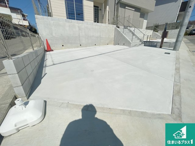 川西市鼓が滝　新築一戸建ての駐車場|駐車スペース！散水栓があるので、こまめに愛車を洗えます！