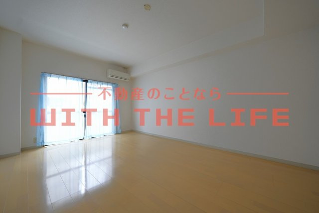 エトランゼ12【キャッシュバック対象物件】の居間・リビング|おしゃれな居間です