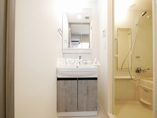 レジュールアッシュOSAKA新深江の独立洗面台|独立洗面台です