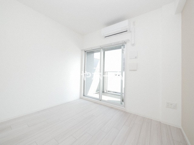 レジュールアッシュOSAKA新深江の居間・リビング|ゆったり過ごせる居間です